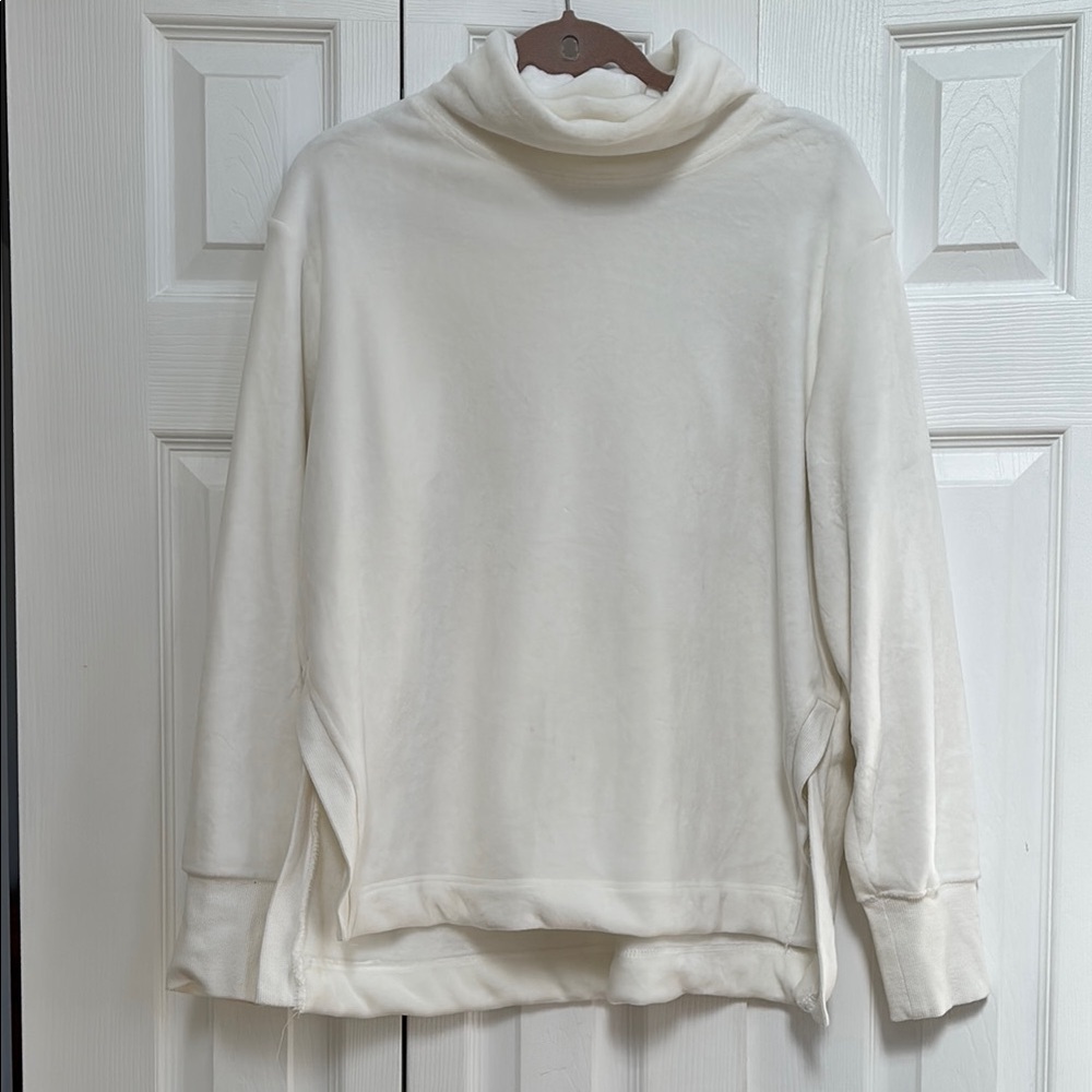 Te Verde Cream Cowl Neck Sweater with Relaxed Fit